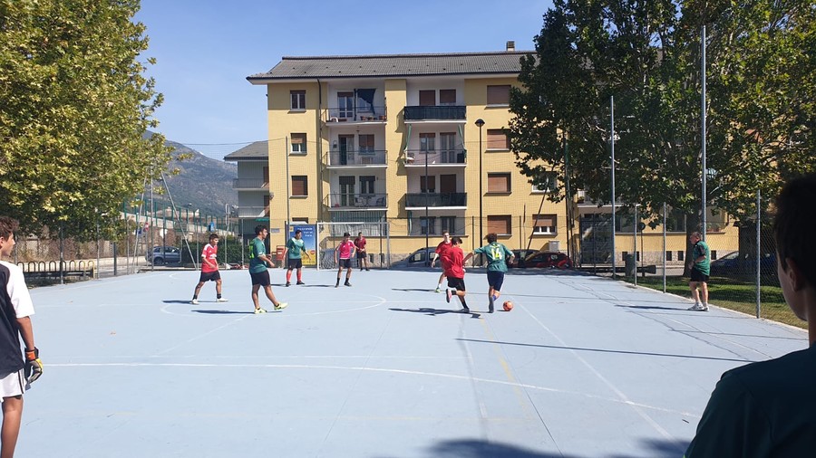 Il campetto sportivo al quartiere Dora di Aosta Il campetto sportivo al quartiere Dora di Aosta