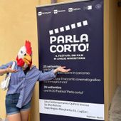 Chryslène Quendoz nelle vesti de Lo Pou, mascotte de Le Digourdì Chryslène Quendoz nelle vesti de Lo Pou, mascotte de Le Digourdì