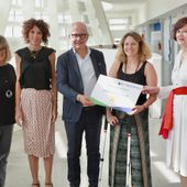 La consegna della borsa di studio BCCV, da sn Manuela Ceretta, Stefania Cristofanelli, Fabio Bolzoni, Charlotte Chistè e Anna Maria Pioletti