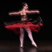 L'esibizione di una danzatrice IdD (photo credit Monica Montefusco)