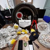Trasportavano 17 chili di droga; arrestati al tunnel del Bianco poco prima della chiusura