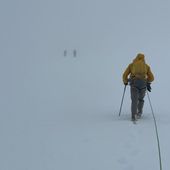 I due alpinisti sulla cengia dove sono rimasti bloccati per oltre 20 ore