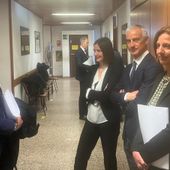In primo il collegio legale dei ricorrenti, sullo sfondo l'avvocato della Regione, Riccardo Jans