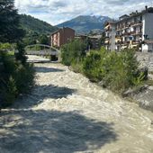 Aosta: Dalla diga di Place Moulin scarico controllato nel Buthier, non si cammina vicino alle rive