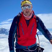 Marco Camandona in vetta al Dhaulagiri nell'ottobre 2021