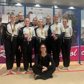 Da sn Cretier , Cuaz, Bertoncin, Bevilacqua, Bo, Fianco, Avallone, Casula con Carlotta Pellissier