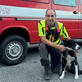 Il cane Teo con il suo conduttore Il cane Teo con il suo conduttore