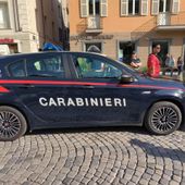 Una pattuglia del Radiomobile dei carabinieri intervenuta insieme alle Volanti della polizia in piazza Chanoux Una pattuglia del Radiomobile dei carabinieri intervenuta insieme alle Volanti della polizia in piazza Chanoux