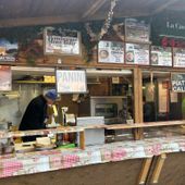 Marché Vert Noel: Tradizione e innovazione gastronomica si incontrano alla 'Cave des Gouts Alpins'