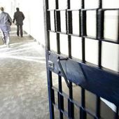Respinge le accuse e resta in carcere il 18enne arrestato per stalking