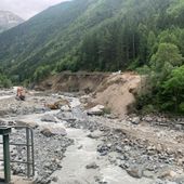 Dopo alluvione: due scavatori a Chevril di Cogne per ripristinare l'alveo del Grand Eyvia