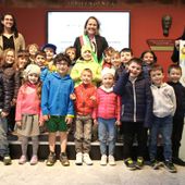 Alunni premiati in un'edizione de La Commune à l'Ecole (immagine di repertorio)