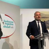 Apicoltura, il sottosegretario all’Agricoltura D’Eramo in Valle dialoga con l’assessore Carrel