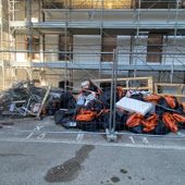 Aosta, discarica di immondizie in un cantiere del 'Bonus 110' al quartiere Cogne (copia 1)