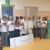 Da due associazioni 15mila euro alla Usl per acquistare un pulmino per i pazienti oncologici