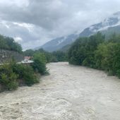 La Dora Baltea in media Valle nel primo pomeriggio di oggi (cliccare sull'immagine per avviare la mini gallery)