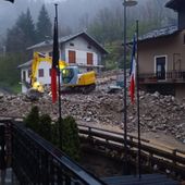 Volontari al lavoro a Fontainemore nelle prime ore di questa mattina