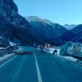Crollo nella notte a Issime, chiusa la regionale 44 per Gressoney Crollo nella notte a Issime, chiusa la regionale 44 per Gressoney