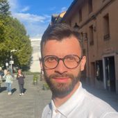 Fabio Giachino, il barman-artista candidato con Pour l’Autonomie per cambiare Aosta