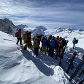 Un corso di formazione su valanga (foto Luca Maspes; nell'articolo foto di Demis Cinti)