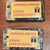 I due panetti di hashish sequestrati ieri al giovane