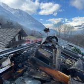 Incendio nel sottotetto, inagibile un'abitazione a Saint-Marcel