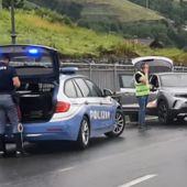 Scontro tra auto sulla statale 26 a Nus