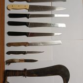 I coltelli e la roncola sequestrati all'uomo