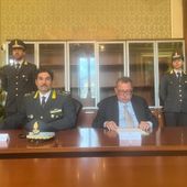 Da sn il colonello Luca Bonatesta e il procuratore della Corte dei conti della Valle d'Aosta, Quirino Lorelli Da sn il colonello Luca Bonatesta e il procuratore della Corte dei conti della Valle d'Aosta, Quirino Lorelli