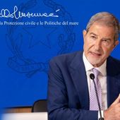 Il ministro della Protezione Civile, Nello Musumeci, arriva a Cogne