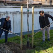 Il sindaco Nuti e l'assessore Carrel hanno 'inaugurato' la piantumazione