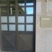L'ingresso dell'obitorio del cimitero di Aosta