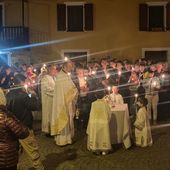 La cerimonia sul sagrato della chiesa (cliccare sull'immagine per avviare la minigallery)