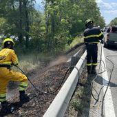 Domato incendio sterpaglie a ridosso della Statale 26 Domato incendio sterpaglie a ridosso della Statale 26