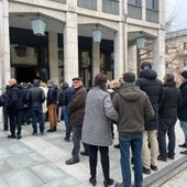 In fila per l'ultimo saluto ad Augusto Rollandin