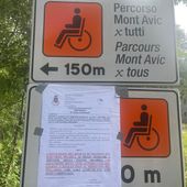 Champdepraz, chiuso il disastrato sentiero per disabili a Chevrère; la sindaca annuncia intervento urgente