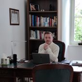 Il dottor Diego Tomassone, medico, ricercatore e fisico