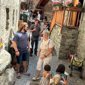 La Vague Vins des Montagnes anima il villaggio di Crétaz La Vague Vins des Montagnes anima il villaggio di Crétaz