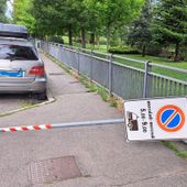 Vandali scatenati nella notte tra Gressan e Aosta