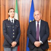 il Commissario Capo Jenny Vecchiato insieme al questore di Aosta, Carlo Musti
