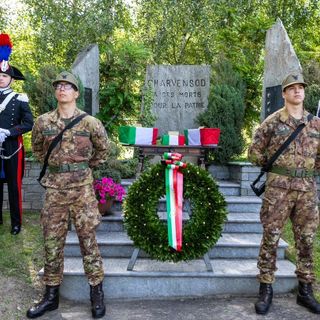 'Oltre il tempo', profondo e partecipato abbraccio di Charvensod ai suoi Caduti