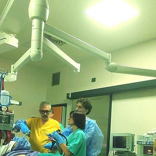 L'équipe della Gastroenterologia esegue intervento con tecnica mininvasiva