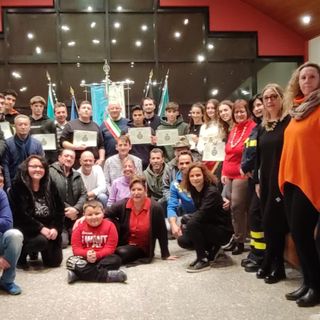 I neodiciottenni di Pollein con il Consiglio comunale i genitori e le associazioni del territorio