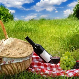 Pasquetta 'festa d'incontro'; dal significato religioso a quello civile