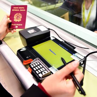 In Valle d’Aosta rilasciati 800 passaporti negli uffici postali