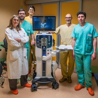 Da sn Annie Cometto, Fabio Maradei, Erik Mus, il primario Luca Ventre e Antonio Valastro