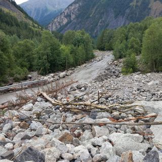 Frane in Val Ferret, previste due finestre di transito