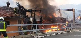 Raccolta fondi per la famiglia Moussanet colpita dall’incendio a Challand-Saint-Victor