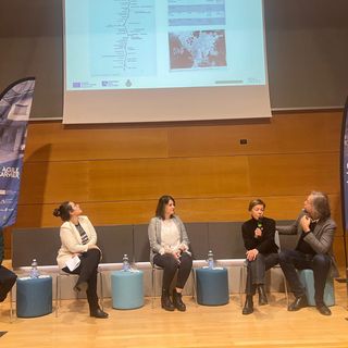 Sindaco e progettisti sul palco della Sala polivalente di Arvier