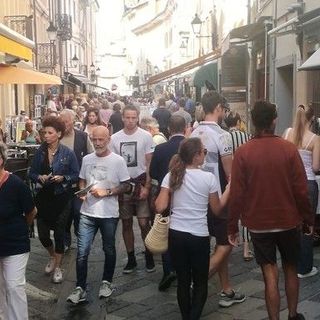 Torna sabato la 'storica' Commercianti in Festa, gran finale con la Serata Rossonera